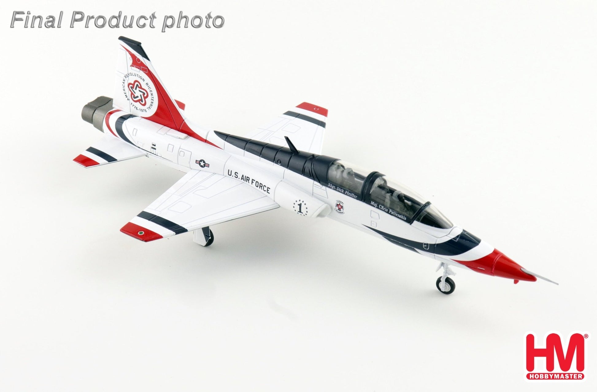 Hobby Master HA5416 1:72 T - 38 "Thunderbirds Bicentennial Scheme" No.1 plane, USAF, 1976