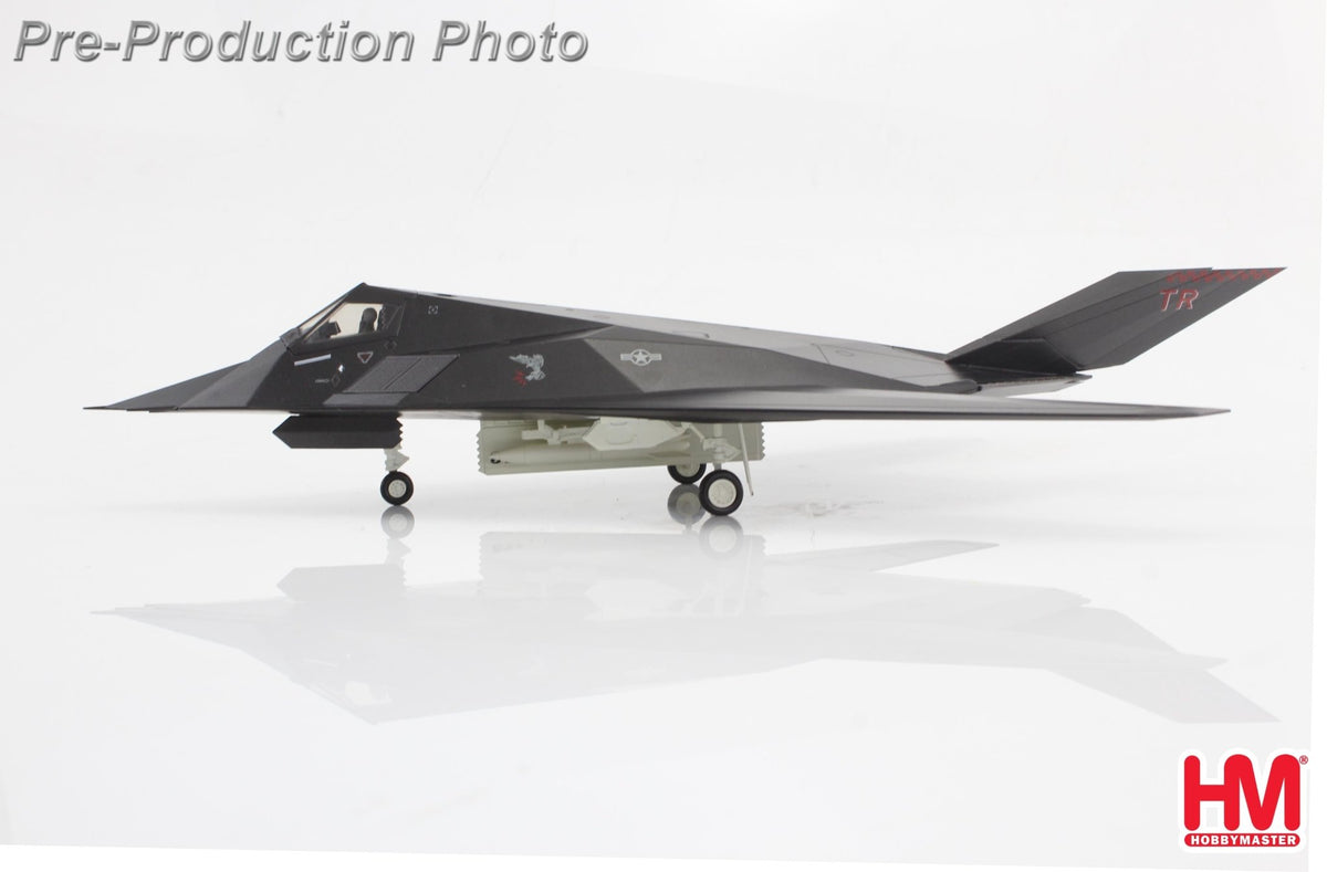 Hobby Master HA5812 F - 117A Nighthawk 88 - 0841, USAF, 2021 (w/2 x B57, 2 x B61 bomb, 2 x GBU - 31, 2 x GBU - 24)