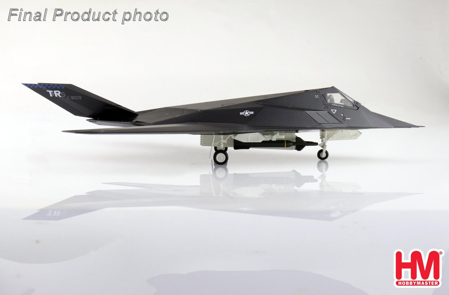 Hobby Master HA5813 1:72 F - 117A Nighthawk 84 - 0809, USAF, 2022 (w/extra 2 x B57 & B61 bombs)