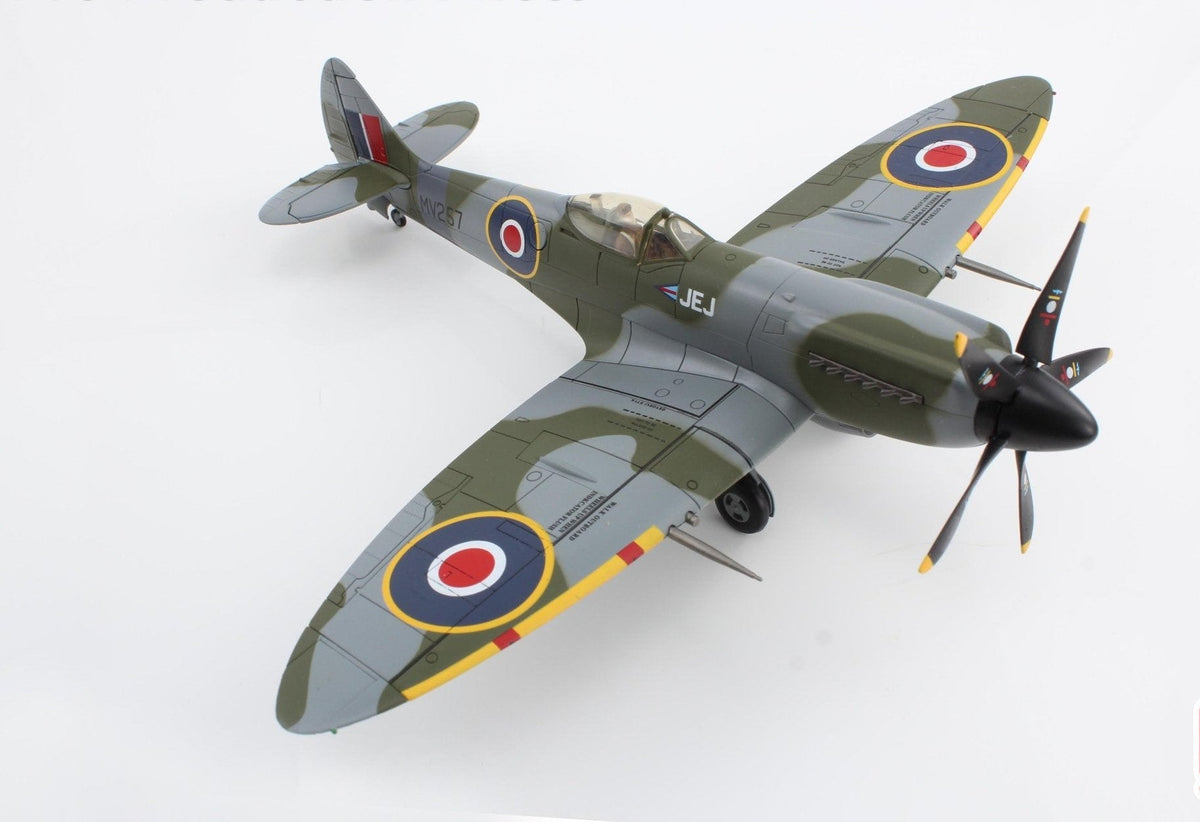 Hobby Master HA7114 1:48 Spitfire XIV MV257 Capt J. E. Johnson