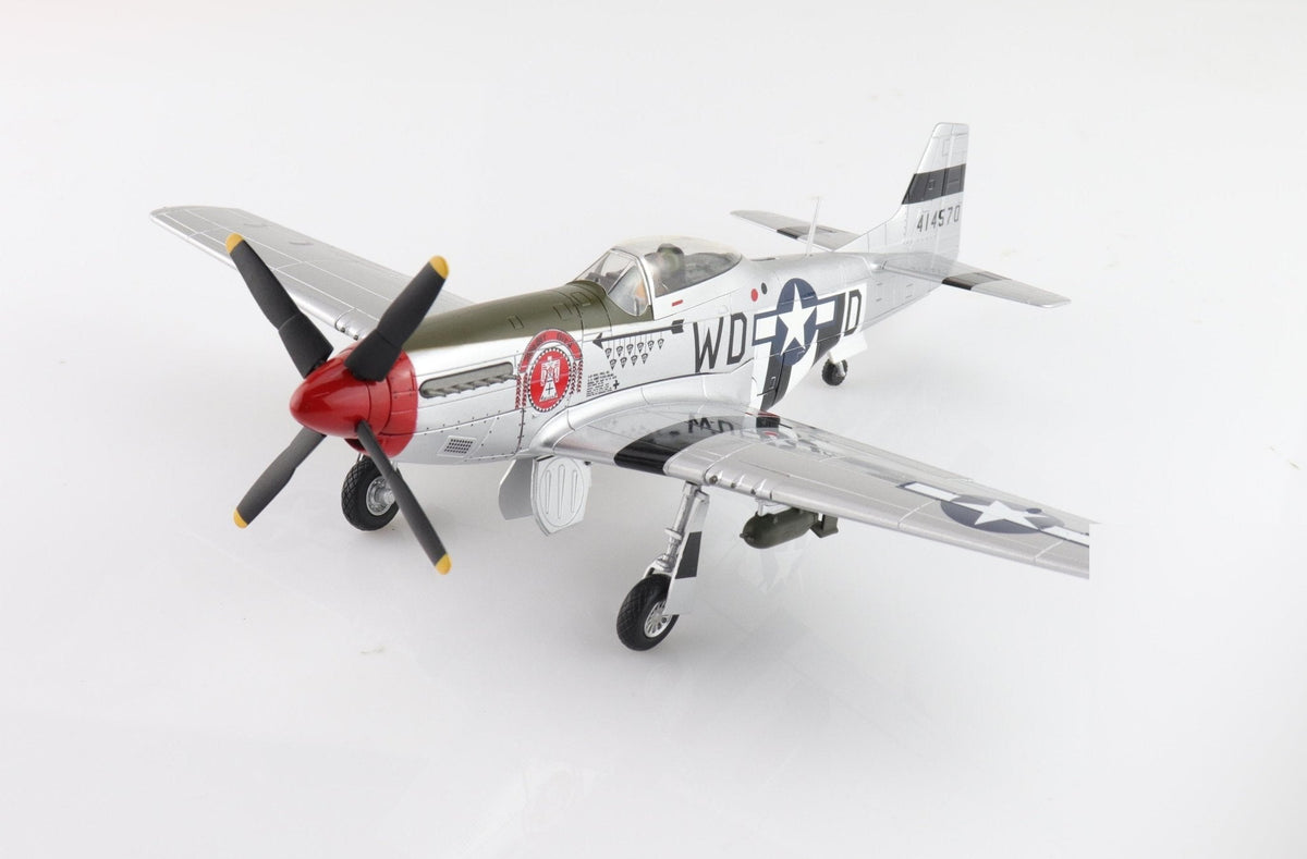 Hobby Master HA7750 1:48 P-51D Mustang 335 FS/4 FG "Captain Ted Lines"