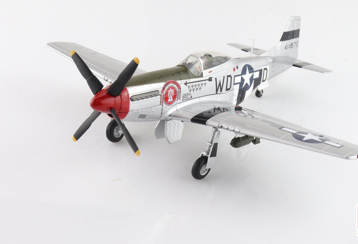 Hobby Master HA7750 1:48 P-51D Mustang 335 FS/4 FG "Captain Ted Lines"