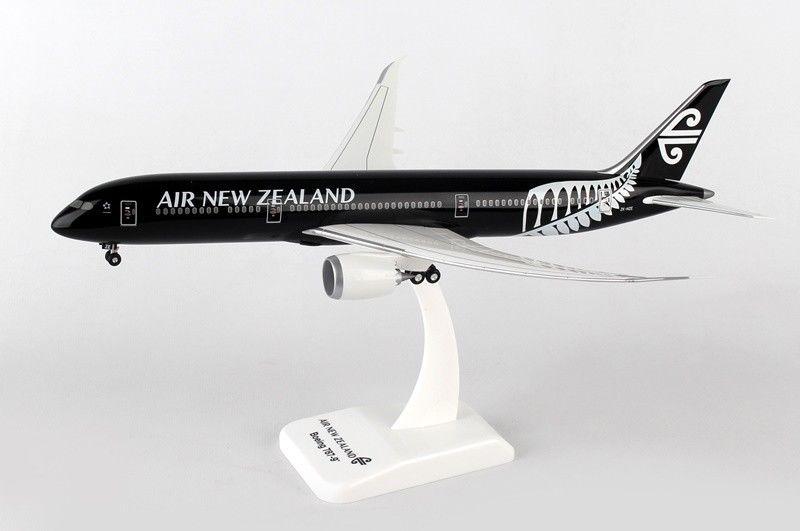 Hogan 1:200 Air New Zealand Boeing 787 - 9 Plastic ZK - NZE