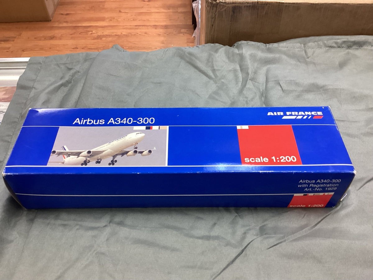Hogan 1929 1:200 Air France Airbus A340 - 300 Plastic F - GLZU