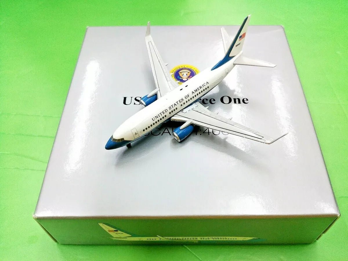 Hogan 8829 1:400 USAF Boeing C - 40C