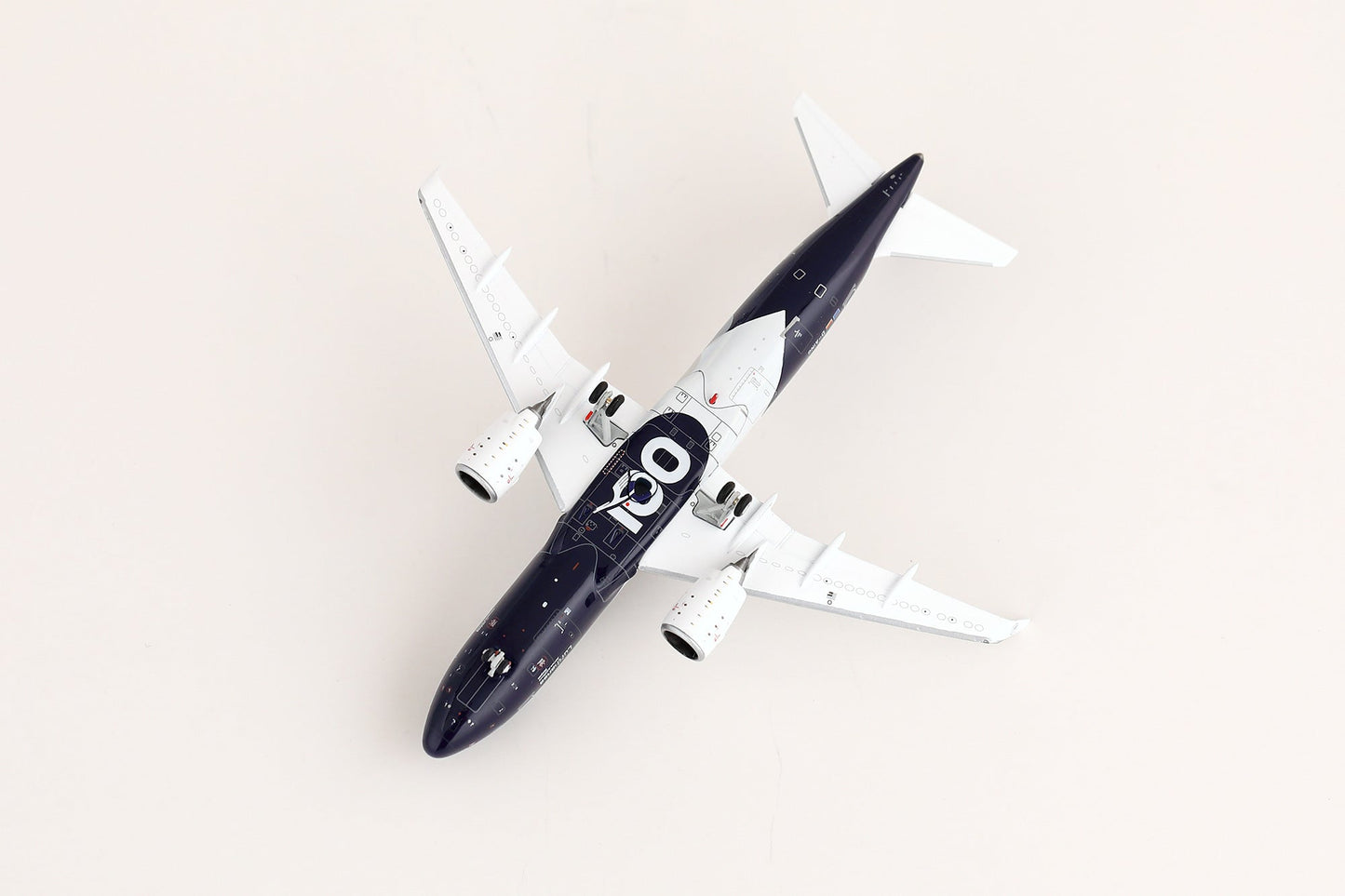 HX Models A420701F 1:400 Lufthansa A320NEO D-AING "100 Years" "Flaps Down"