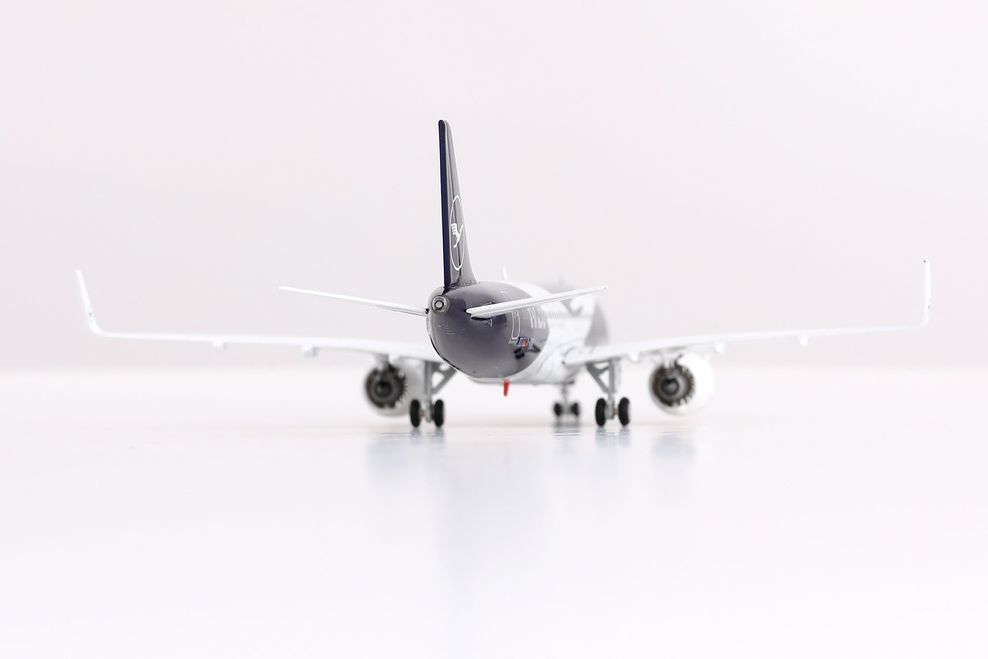 HX Models A420702 1:400 Lufthansa A320NEO