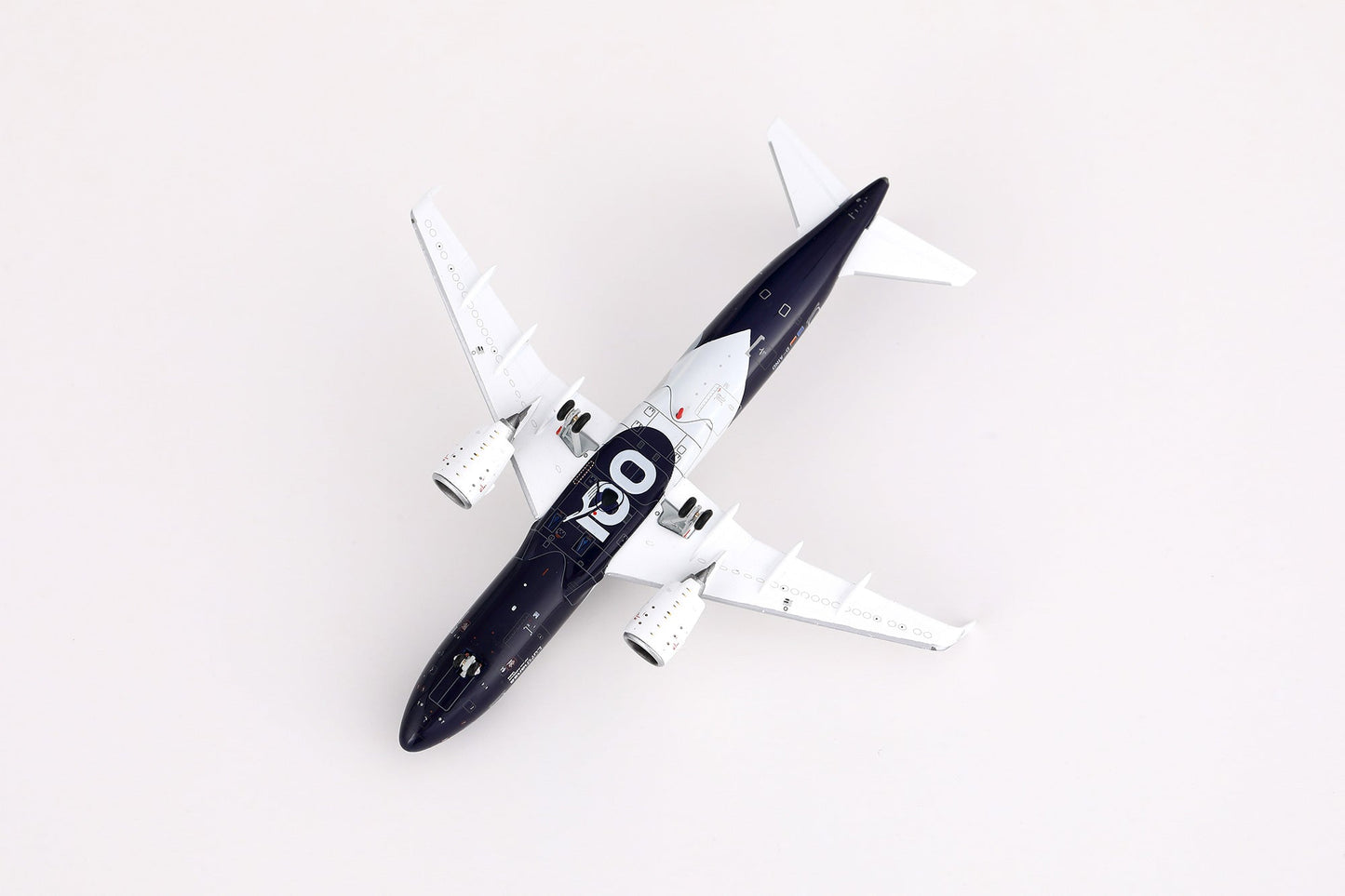 HX Models A420702F 1:400 Lufthansa A320NEO D-AIND "100 Years" "Flaps Down"