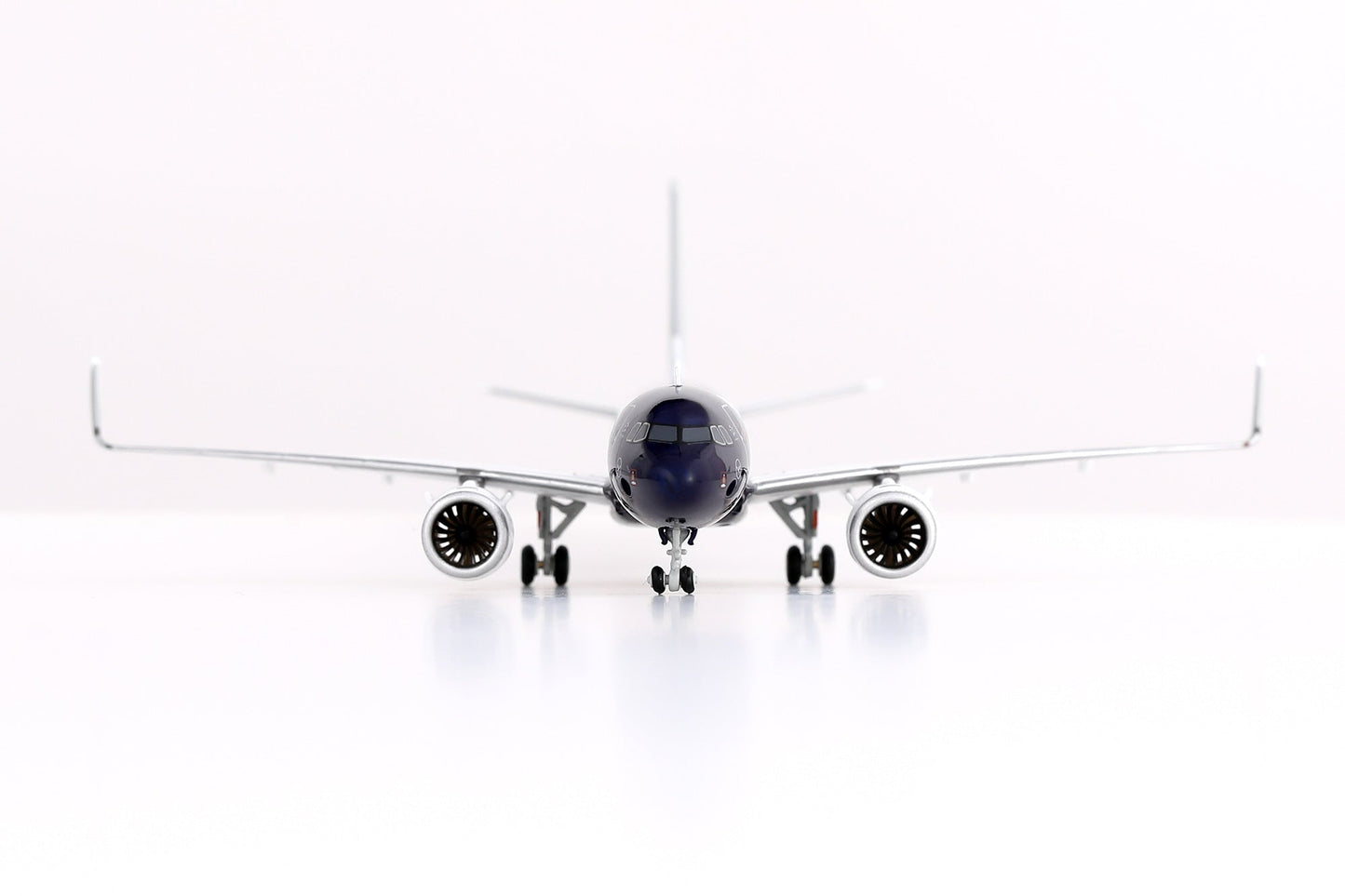 HX Models A420702F 1:400 Lufthansa A320NEO D-AIND "100 Years" "Flaps Down"