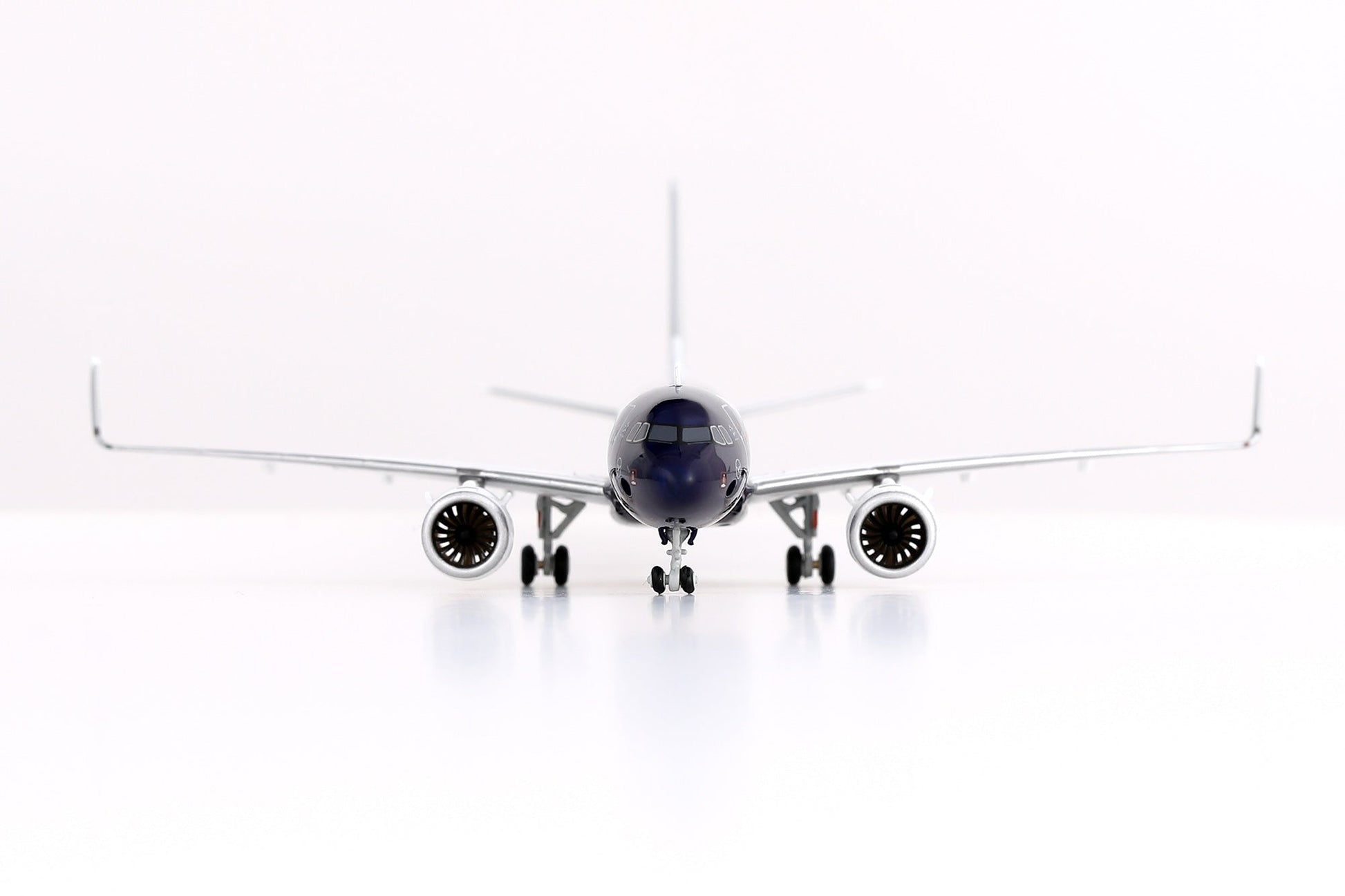 HX Models A420702F 1:400 Lufthansa A320NEO D-AIND "100 Years" "Flaps Down"