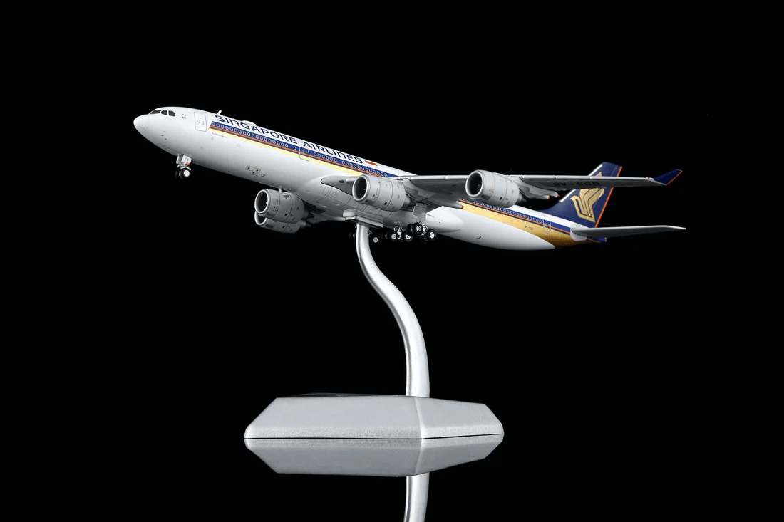 HX Models A530104 1:400 Singapore Airlines Airbus A340 - 500 9V - SGD
