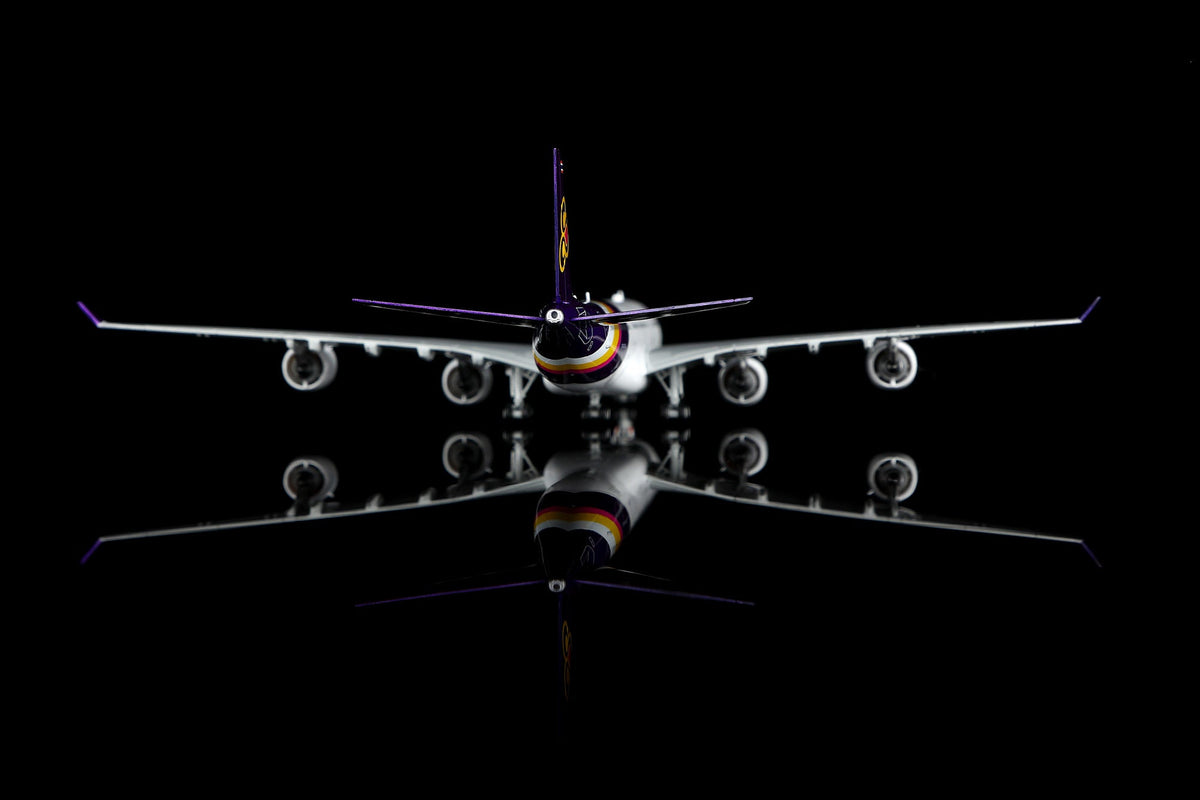 HX Models A530108 1:400 Thai Airways Airbus A340-500 HS-TLC