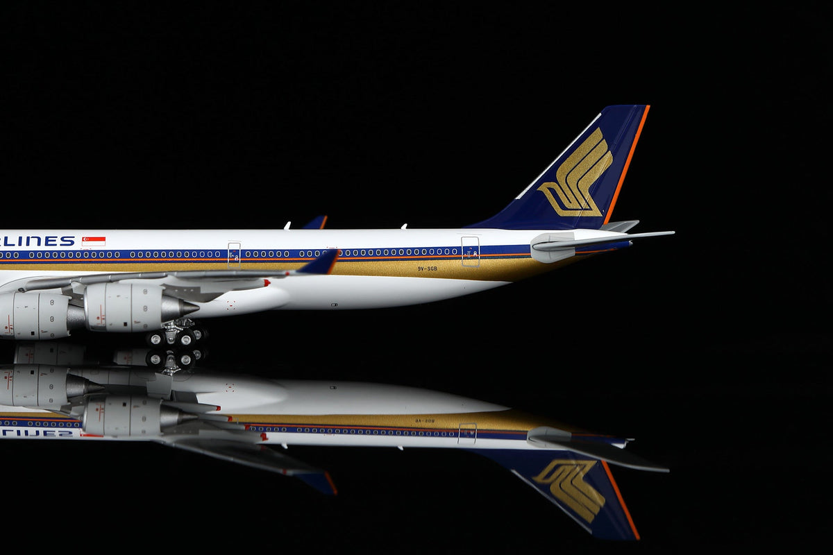 HX Models A530111F 1:400 Singapore A340-500 "LEADERSHIP" 9V-SGB "Flaps Down"