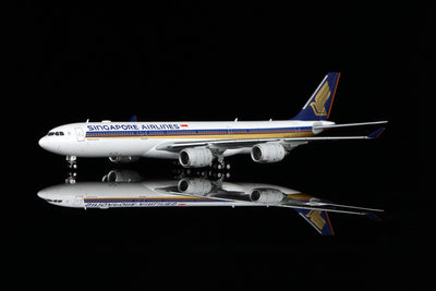 HX Models A530118F 1:400 Singapore A340-500 9V-SGE "Flaps Down"