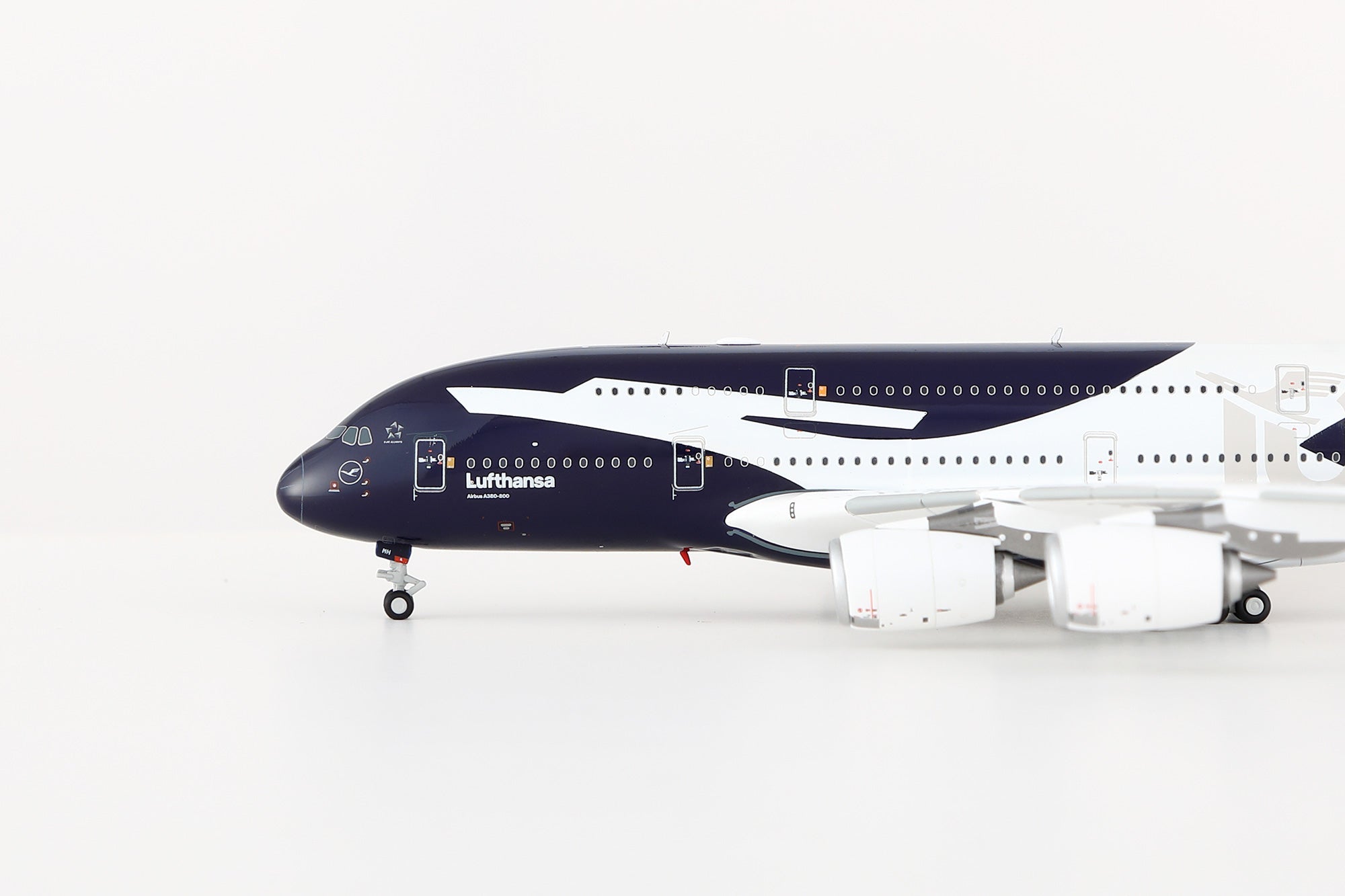 HX Models A580901 1:400 Lufthansa A380 D-AIMH 100th Anniversary