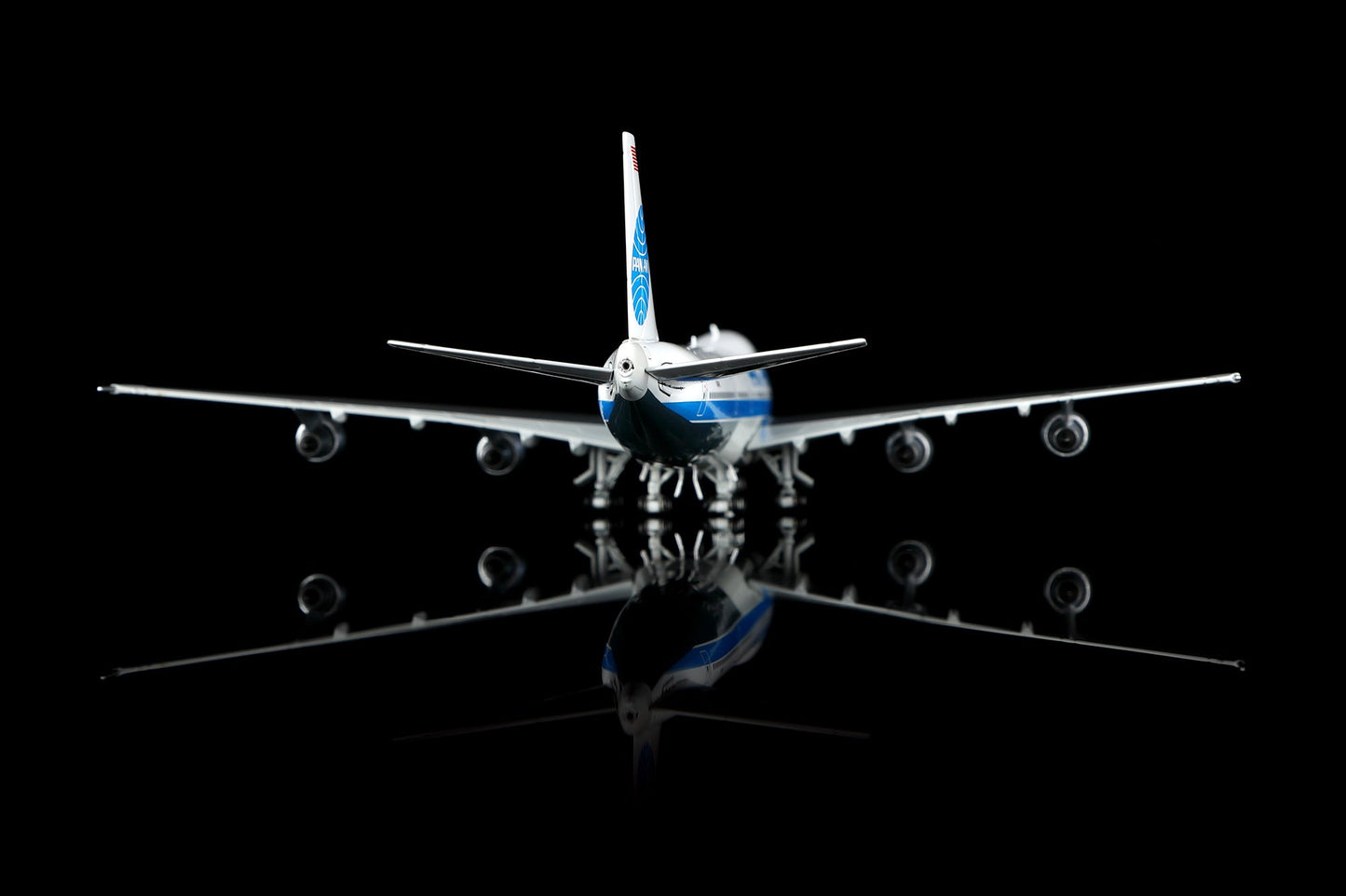 HX Models B551409P 1:400 Pan Am B747-100 "Clipper Crest of the Wave" N748PA