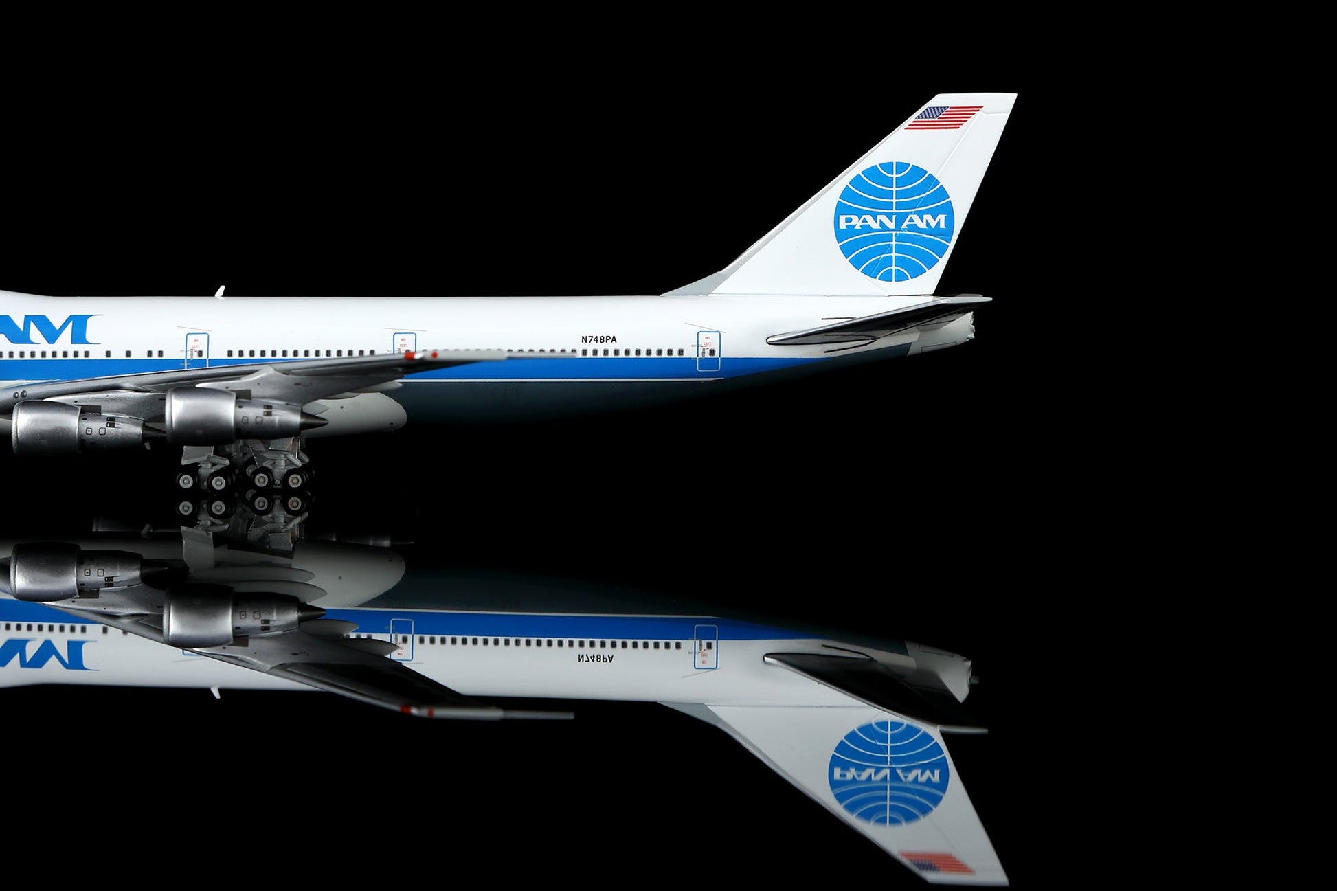 HX Models B551409P 1:400 Pan Am B747-100 "Clipper Crest of the Wave" N748PA