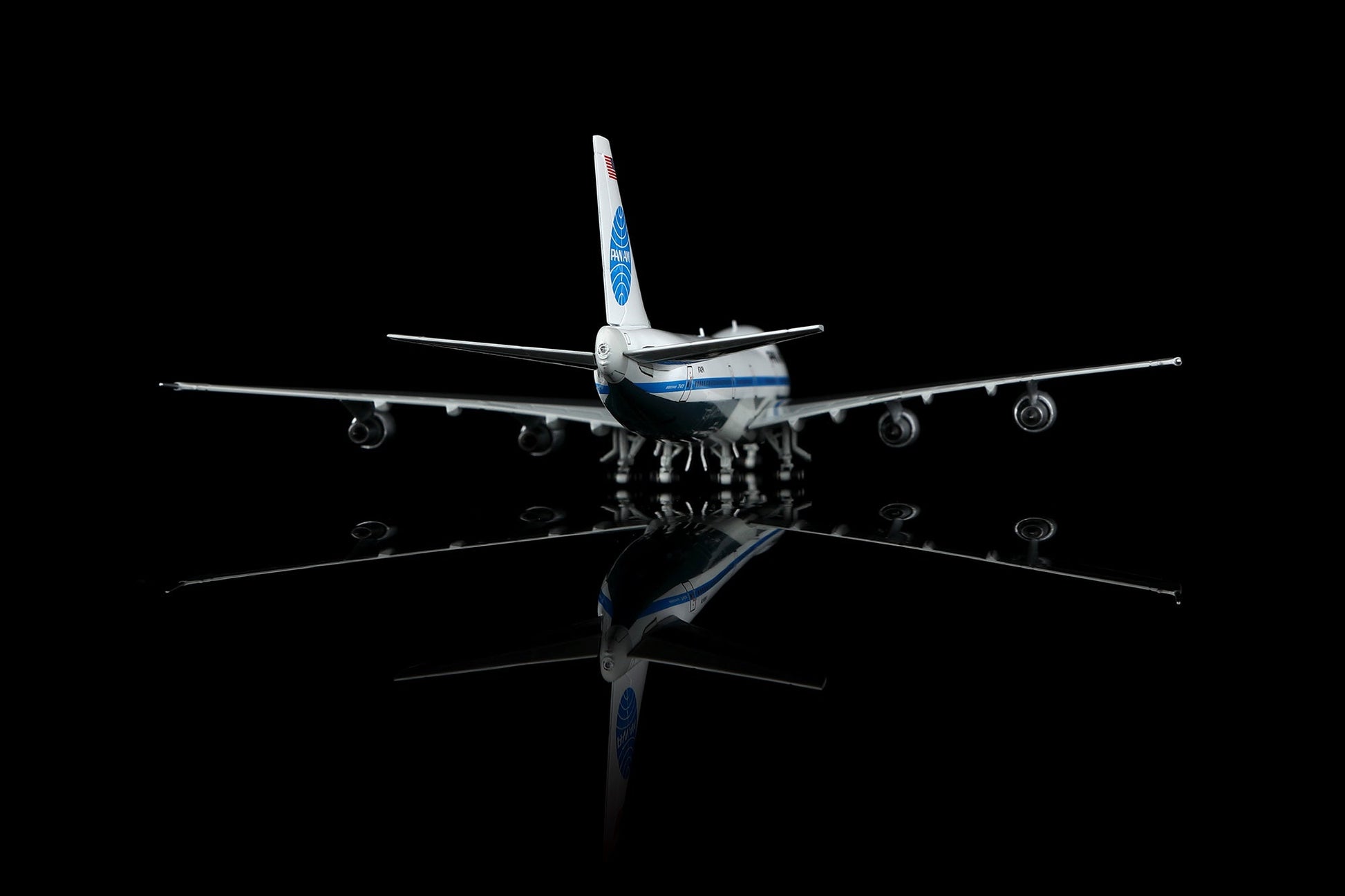 HX Models B551411P 1:400 Pan Am B747-100 N742PA "Clipper Neptune's Car"