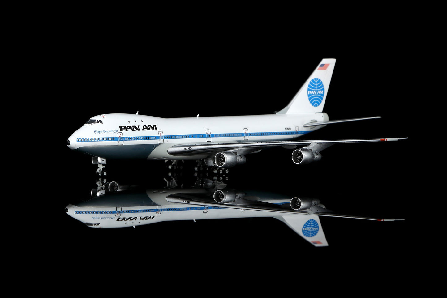 HX Models B551411PF 1:400 Pan Am B747-100 N742PA "Clipper Neptune's Car" "Flaps Down"