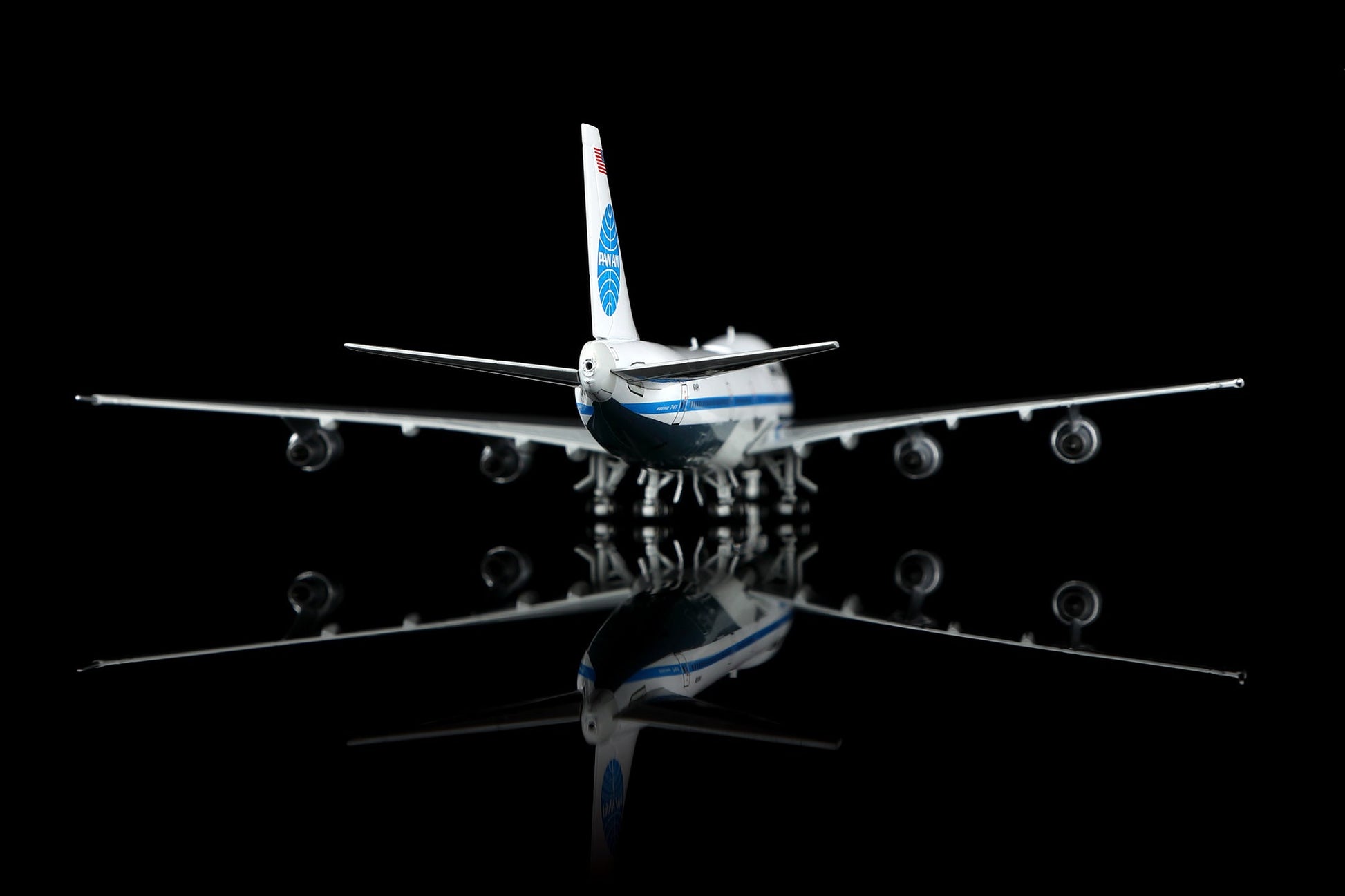 HX Models B551412P 1:400 Pan Am B747-100 "Clipper Dashing Wave" N749PA
