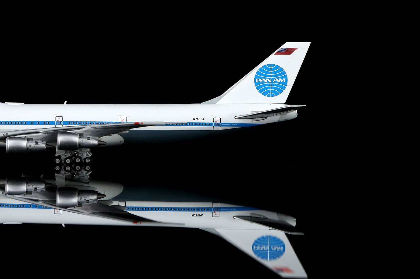 HX Models B551412PF 1:400 Pan Am B747-100 "Clipper Dashing Wave" "Flaps Down" N749PA