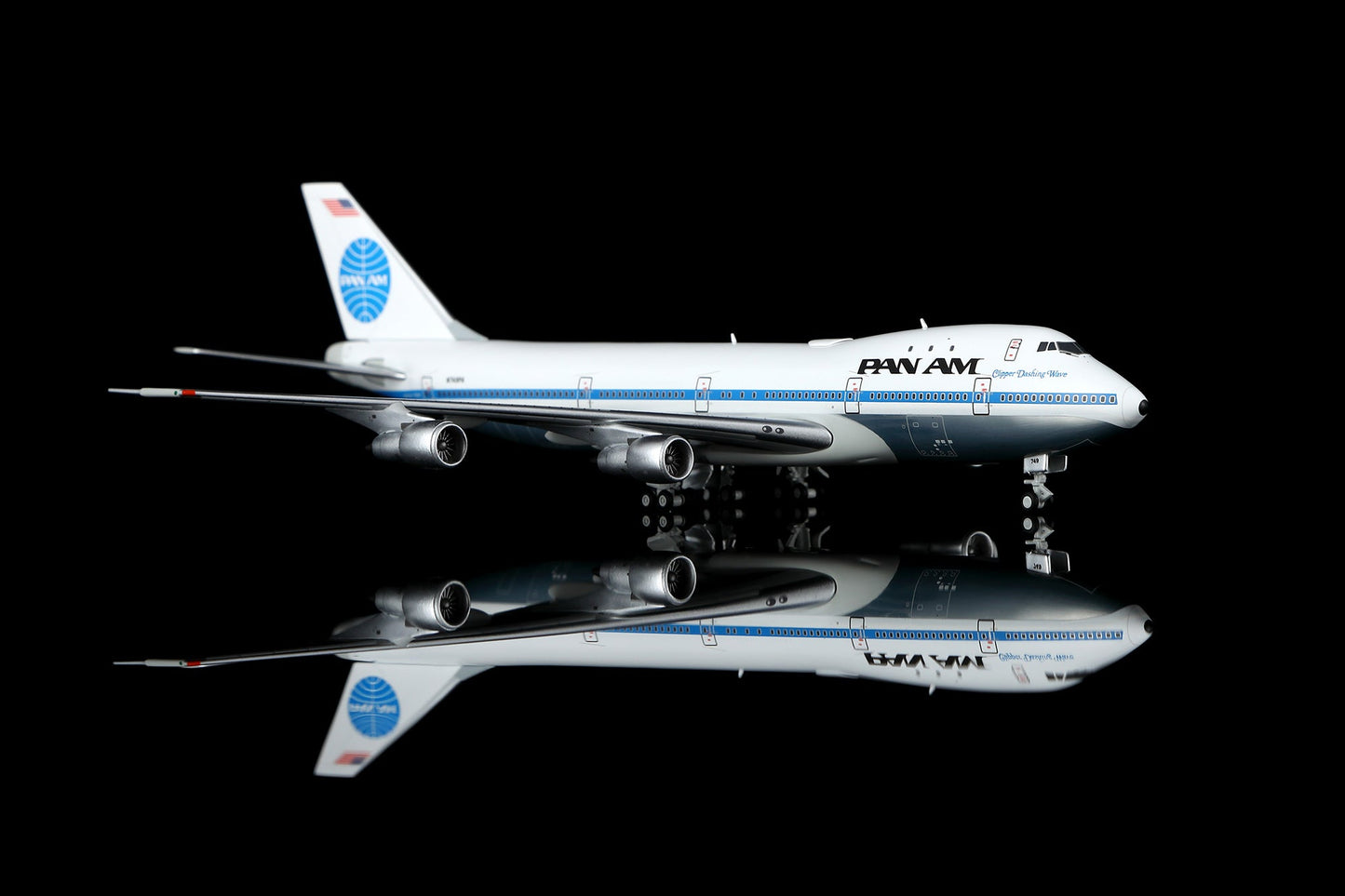 HX Models B551412PF 1:400 Pan Am B747-100 "Clipper Dashing Wave" "Flaps Down" N749PA