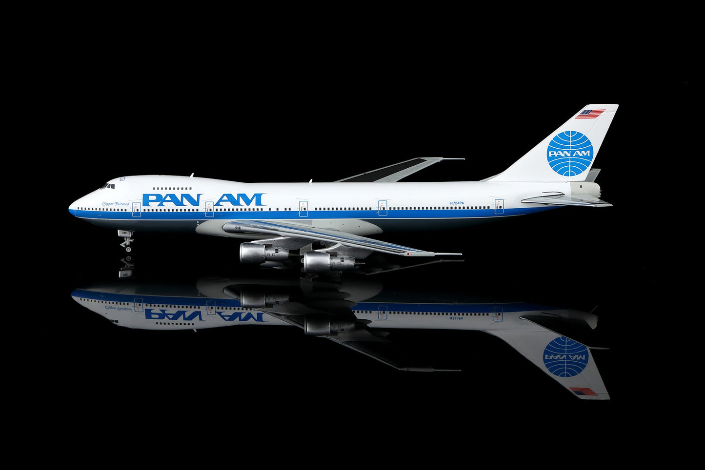 HX Models B598202PF 1:400 Pan Am B747-200 N724PA "Clipper Fairwind" "Flaps Down"