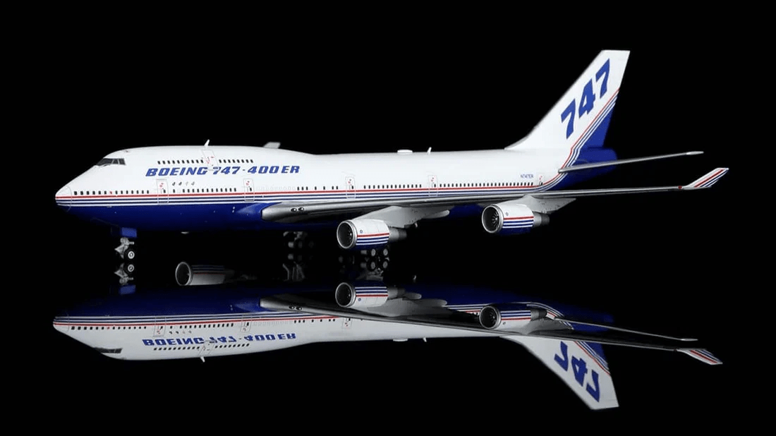 HX Models B611601 1:400 Boeing 747 - 400 Boeing Company N747ER