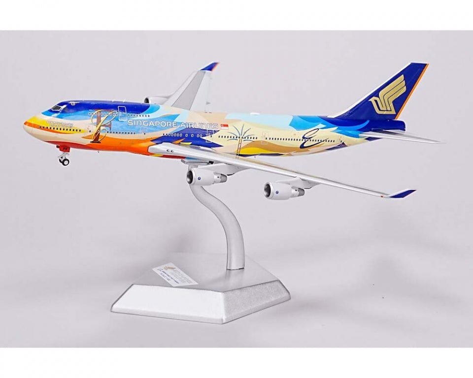 HX Models B615302 1:400 Singapore Airlines Boeing 747 - 400 9V - SPK "Tropical" Standard Version