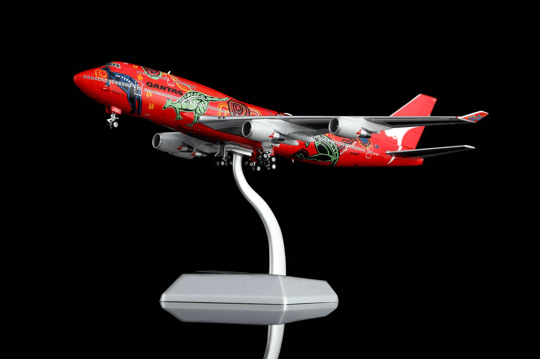 HX Models B616501 1:400 Qantas B747 - 400 "Wunala Dreaming" VH - OEJ