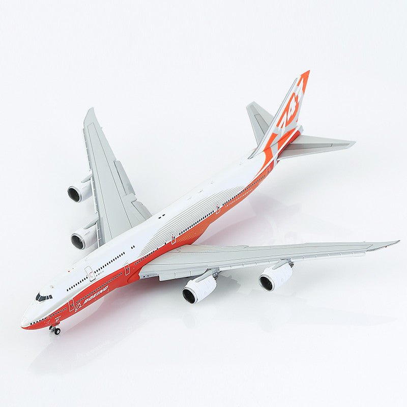 HX Models B631002F 1:400 Boeing Company B747 - 8 Red "House livery" Flaps - Down Version