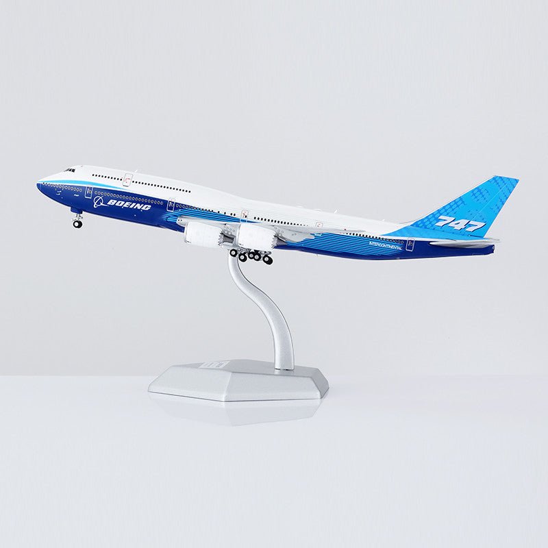 HX Models B631003 1:400 Boeing Company B747 - 8 Blue "House livery"