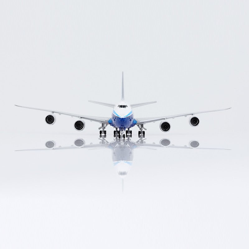 HX Models B631003 1:400 Boeing Company B747 - 8 Blue "House livery"