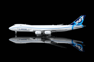 HX Models B631004 1:400 Boeing Company B747 - 8F