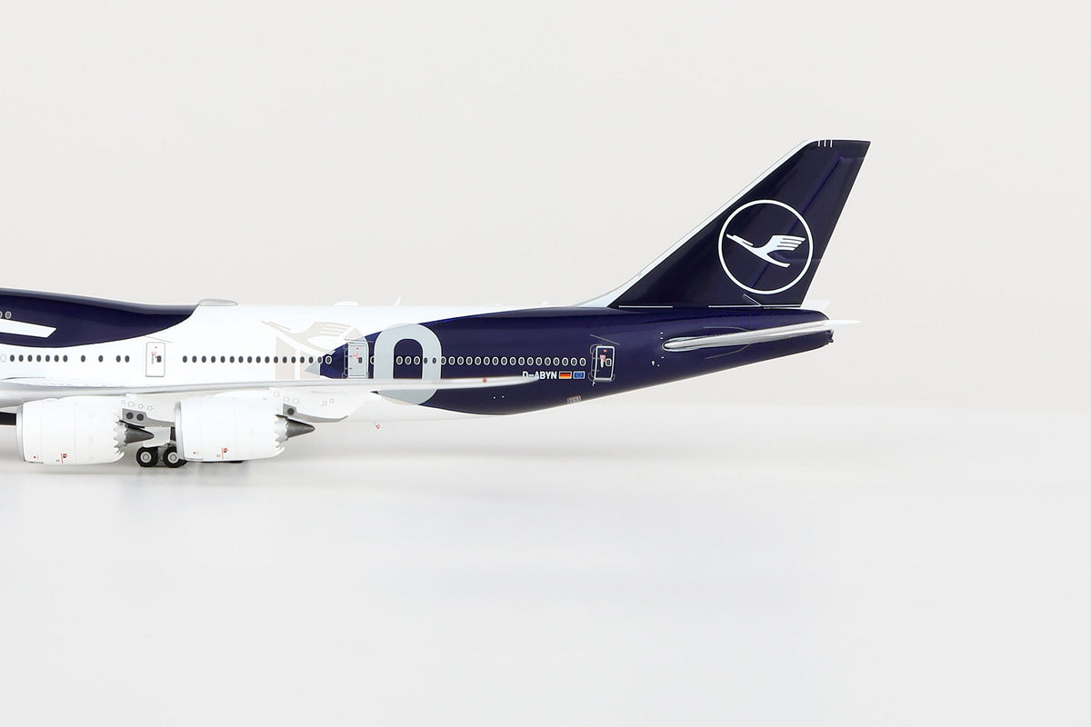 HX Models B631102F 1:400 Lufthansa B747-8 D-ABYN “100th”Anniversary "Flaps Down"