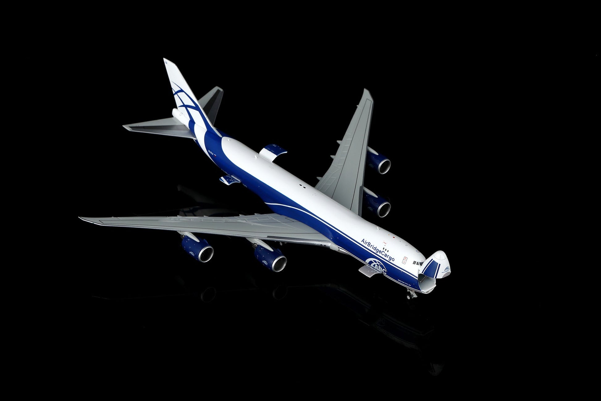HX Models B632601F 1:400 Air Bridge Cargo B747-8F VQ-BLQ "Flaps Down"