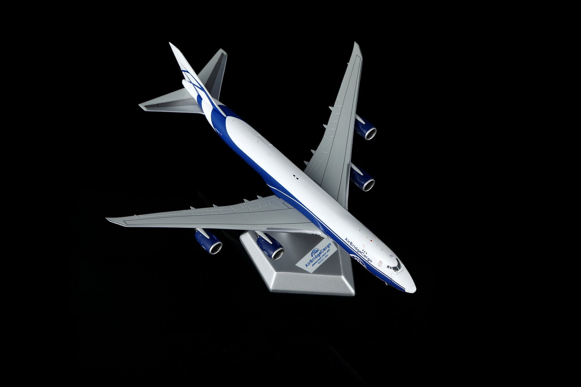 HX Models B632601F 1:400 Air Bridge Cargo B747-8F VQ-BLQ "Flaps Down"