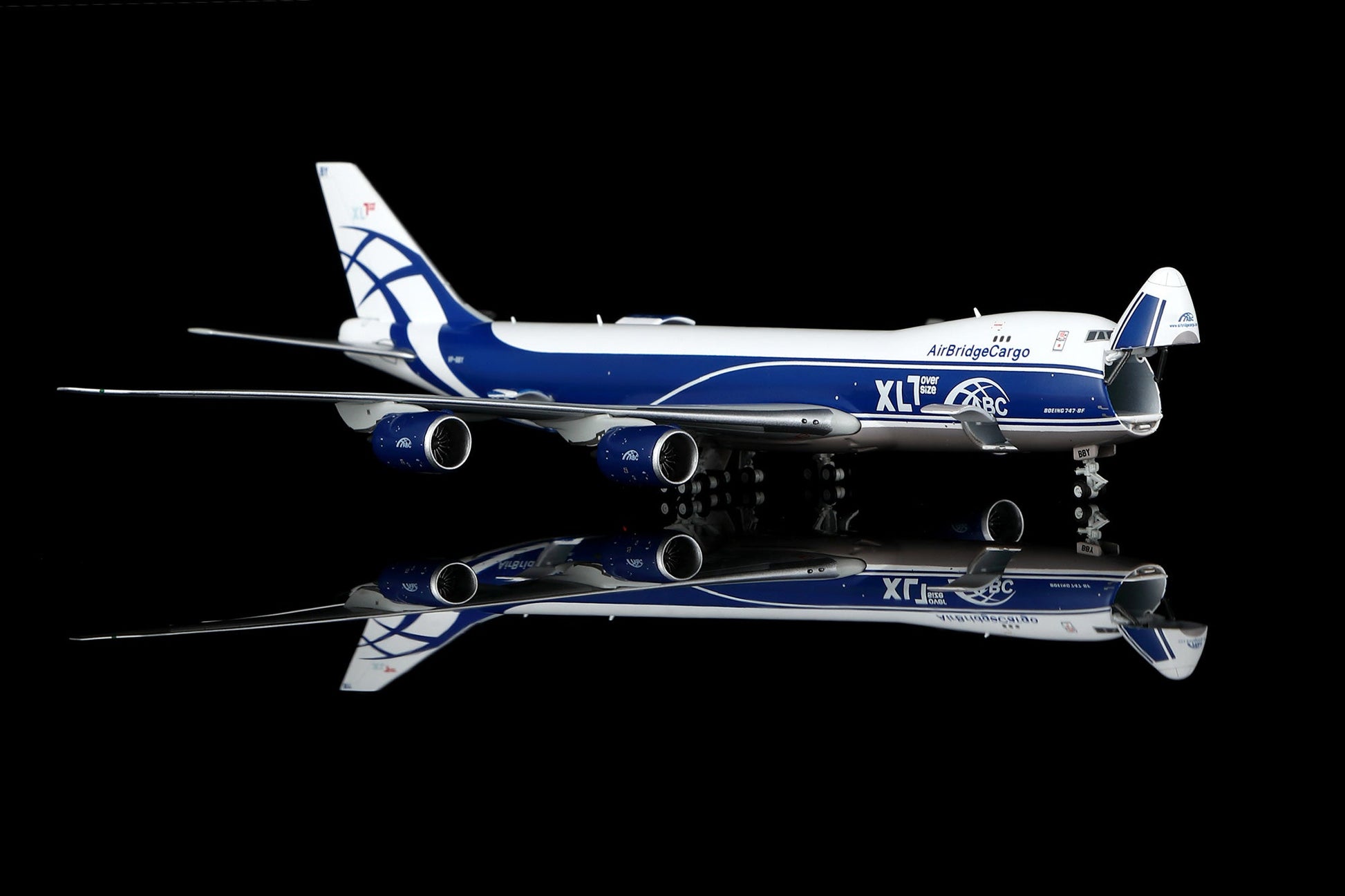 HX Models B632602F 1:400 Air Bridge Cargo B747-8F VP-BBY "Flaps Down"