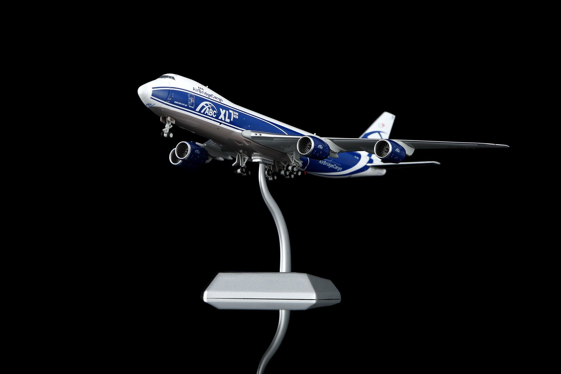 HX Models B632602F 1:400 Air Bridge Cargo B747-8F VP-BBY "Flaps Down"