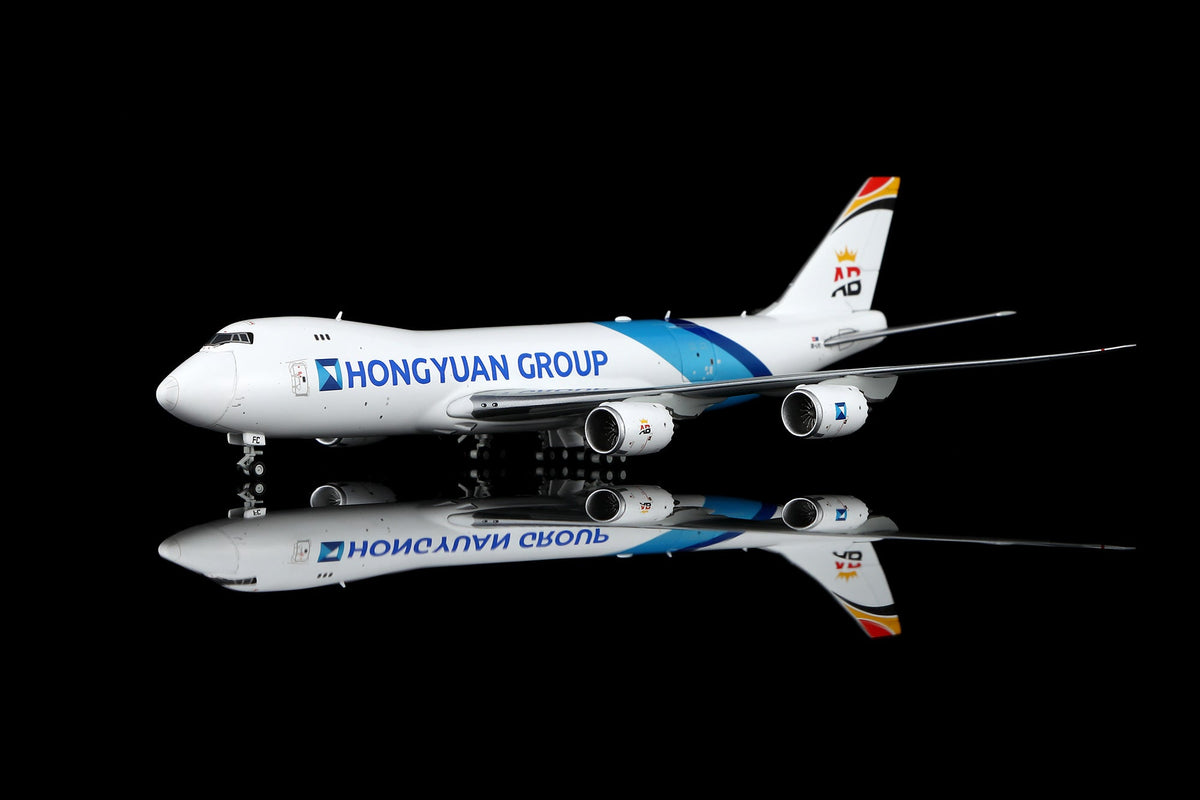 HX Models B633001F 1:400 Hongyuan Group Boeing 747-8F OE-LFC "Flaps Down"