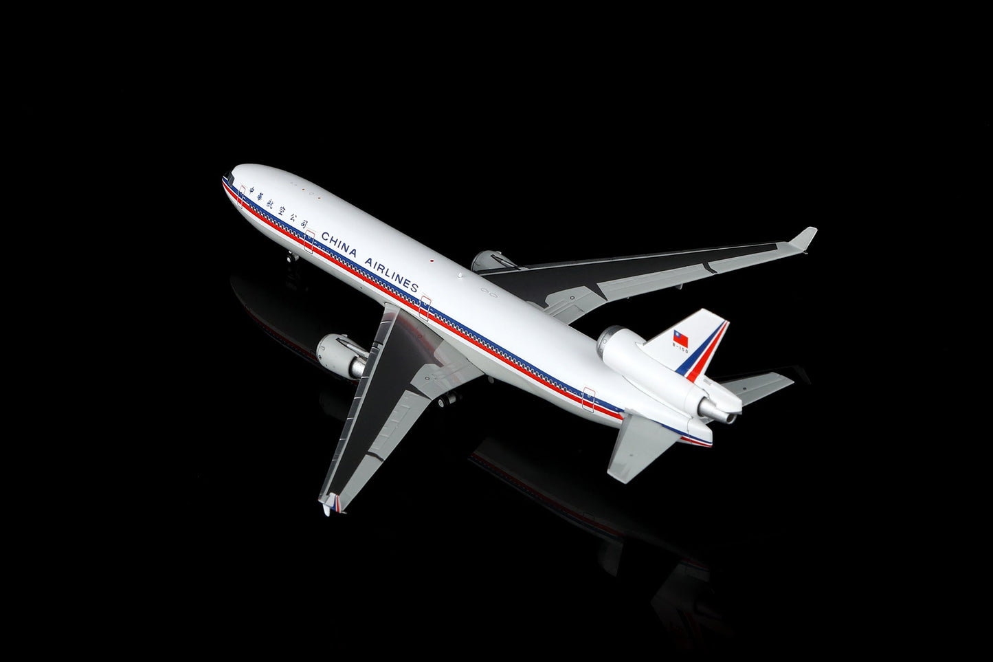 HX Models M101007F 1:400 China Airlines MD-11 B-150 "Flaps Down"