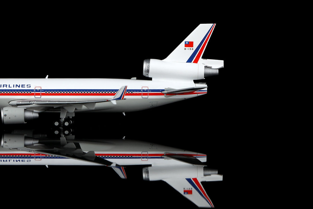 HX Models M101007F 1:400 China Airlines MD-11 B-150 "Flaps Down"