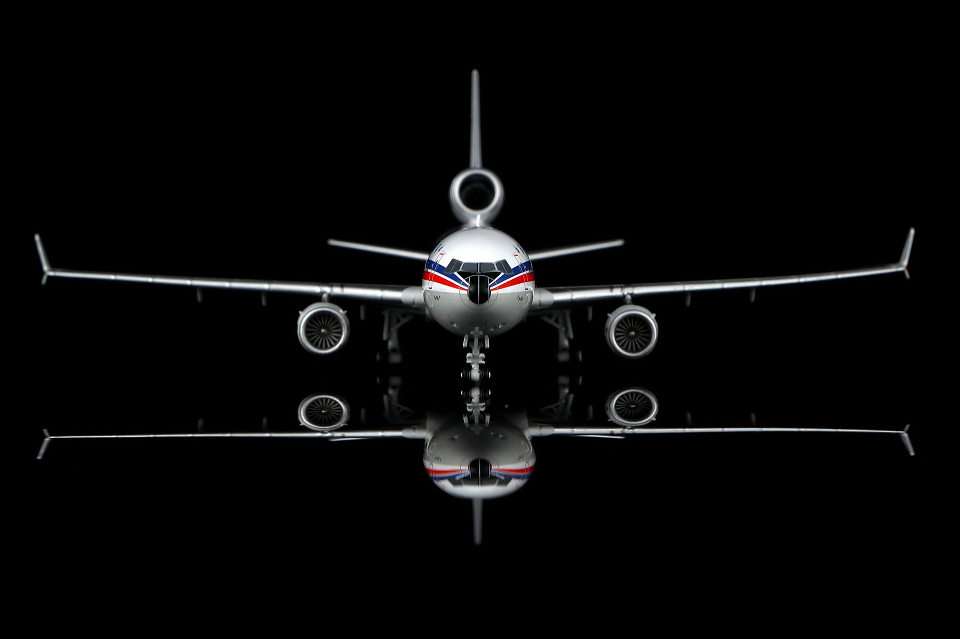 HX Models M101007F 1:400 China Airlines MD-11 B-150 "Flaps Down"