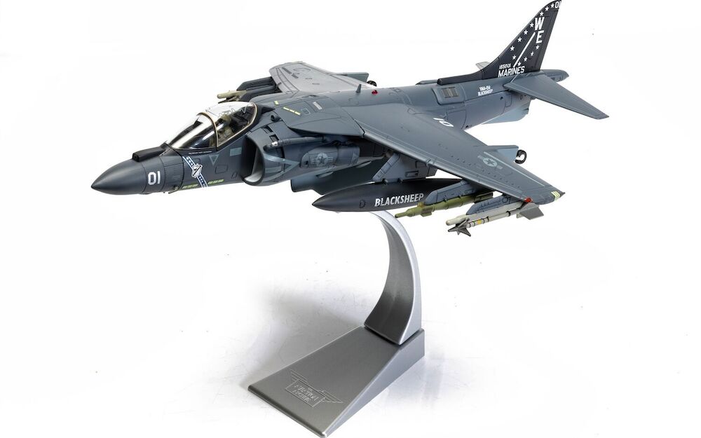Corgi AA29303 1:48 Harrier II Plus AV-8B 165001/01 - VMA-214 'Black Sheep'