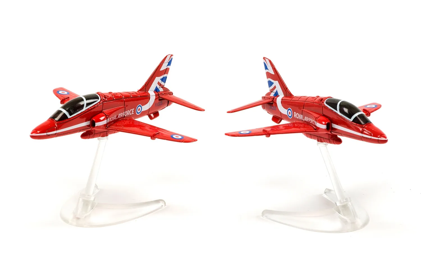 Corgi CS90687 1:110 Bae Hawk Red Arrows Synchro Pair