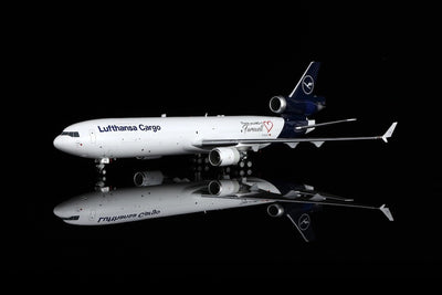 Pre-Order SQ Wings L2104 1:200 Lufthansa Cargo McDonnell Douglas MD-11 D-ALCC "Thank you MD-11, Farewell"