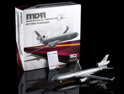 Pre-Order SQ Wings L2105FD 1:200 McDonnell Douglas MD-11 N111MD "Flaps Down"