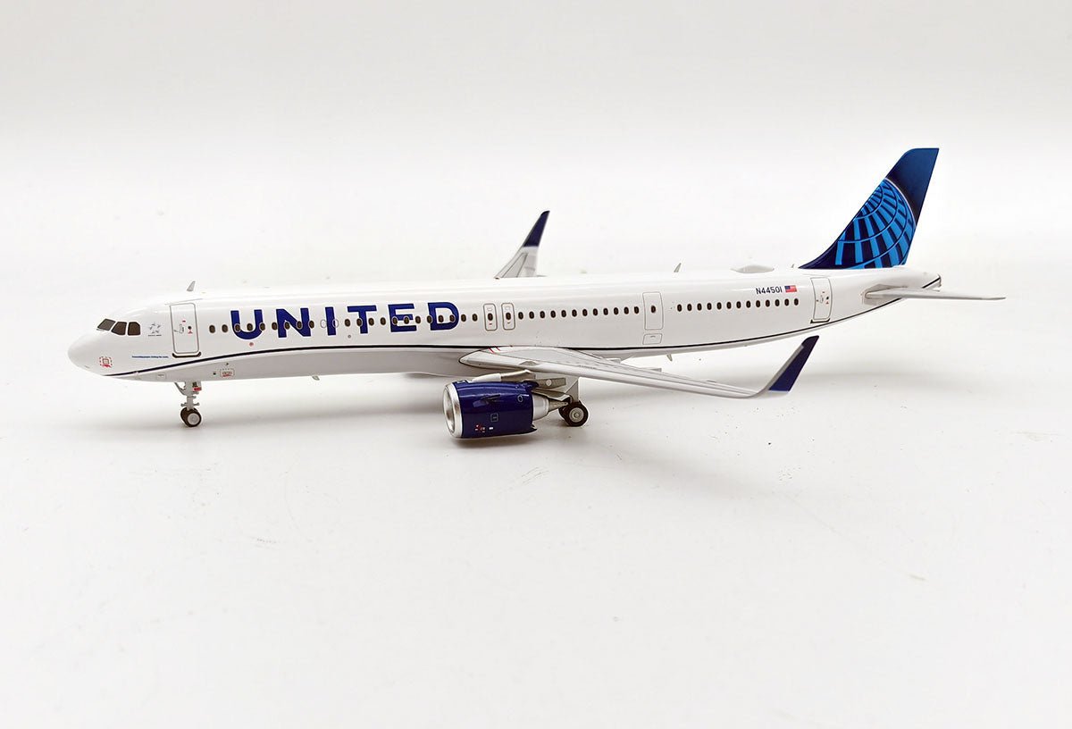 *Inflight IF321UA0823 1:200 United Airlines Airbus A321 - 271NX N44501