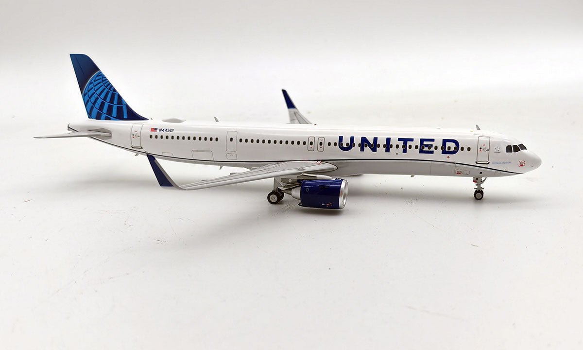 *Inflight IF321UA0823 1:200 United Airlines Airbus A321 - 271NX N44501