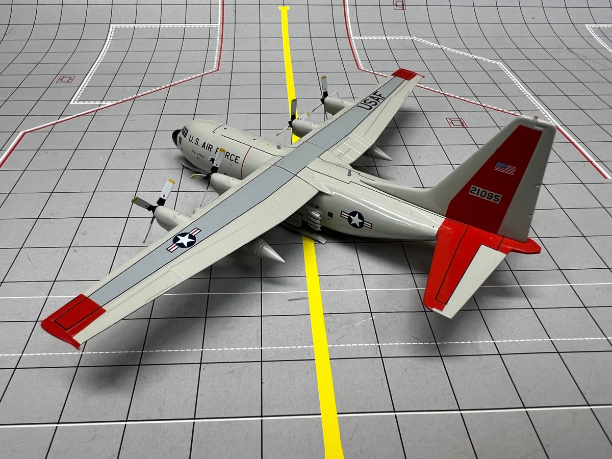 InFlight200 IF130USAF095 1:200 USAF LC - 130H Hercules (L - 382) 92 - 1095 "A to Z" Exclusive Signature Edition of 130pcs